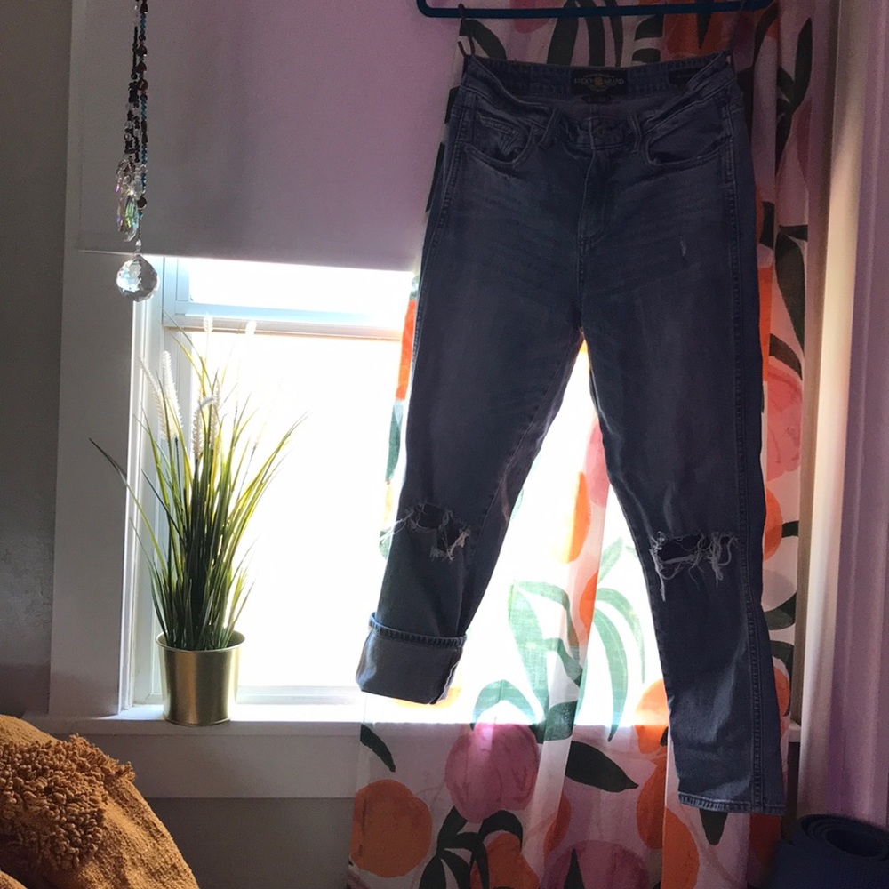 6/28 Lucky Lightwash Ripped Denim Jeans